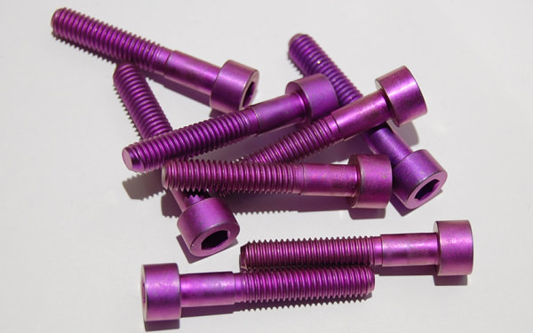 Titan Schraube M6 x 35mm zylindrisch DIN 912 Grade 5 purple